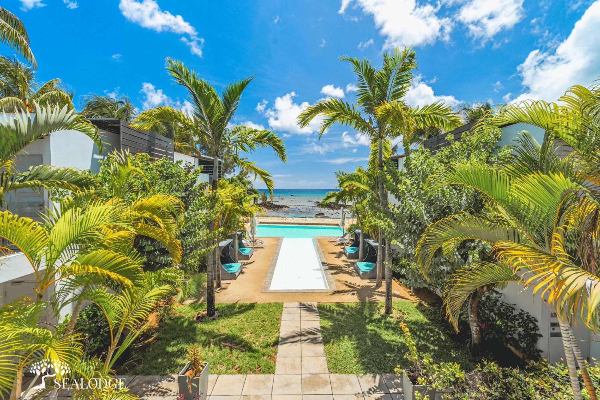 Kanope Bay - Holiday Beachfront Apartments Pointe aux Biches Extérieur photo